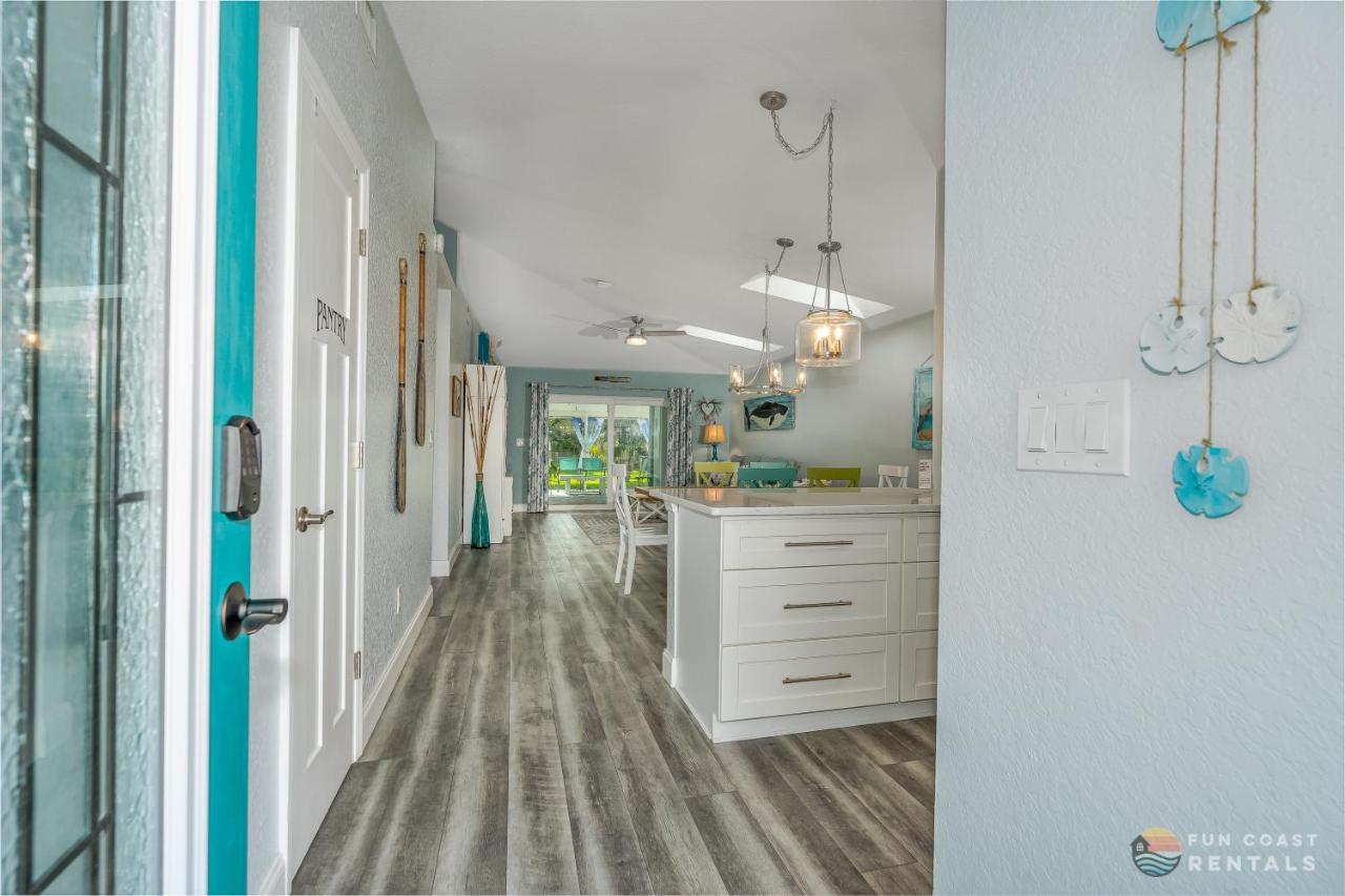 Dog Friendly Home Wprivate Fenced Yard, Garage & Fire Pit Steps To The Beach! Ню Смирна Бийч Екстериор снимка