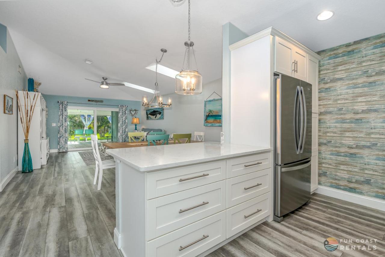 Dog Friendly Home Wprivate Fenced Yard, Garage & Fire Pit Steps To The Beach! Ню Смирна Бийч Екстериор снимка