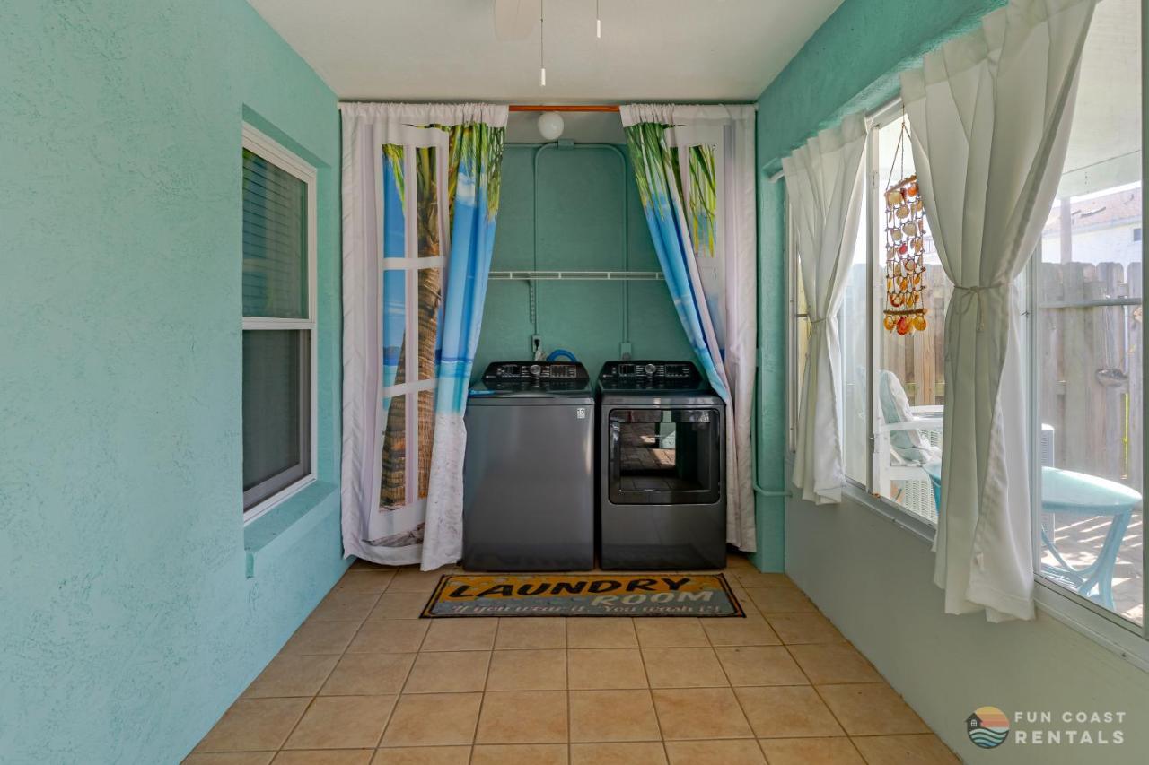 Dog Friendly Home Wprivate Fenced Yard, Garage & Fire Pit Steps To The Beach! Ню Смирна Бийч Екстериор снимка
